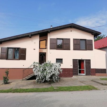 Chlaba Apartman Helemba Kültér fotó