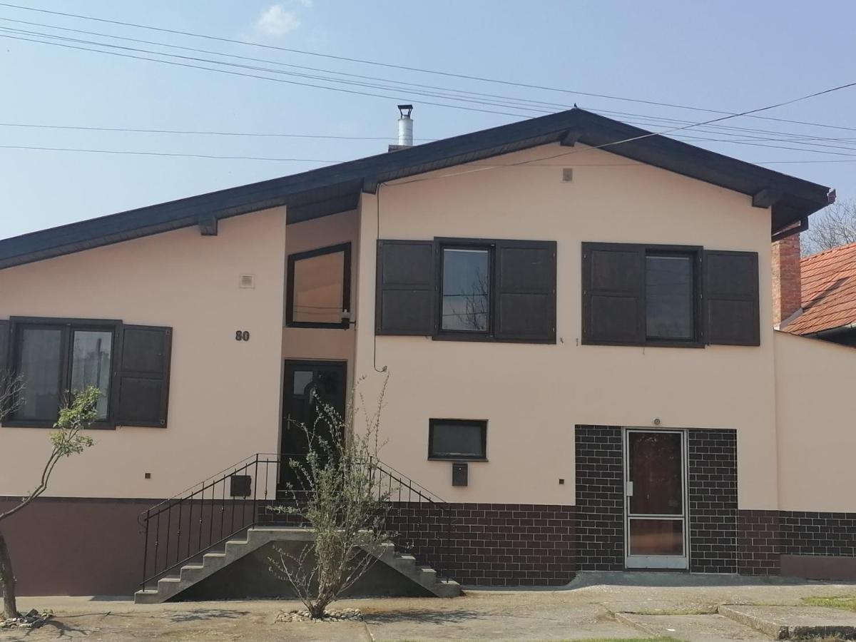 Chlaba Apartman Helemba Kültér fotó